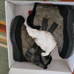 Pajar Kacey Icegripper boots NIB size 40